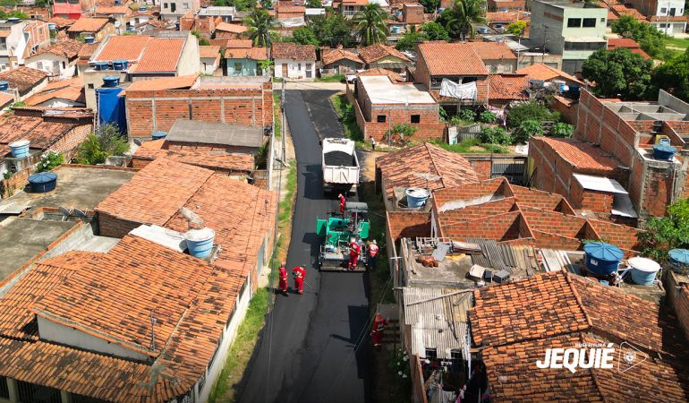 Prefeitura de Jequié segue ampliando obras de pavimentação e melhorias chegam a novas ruas do KM 3
